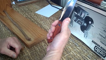 3 finger to 4 finger knife