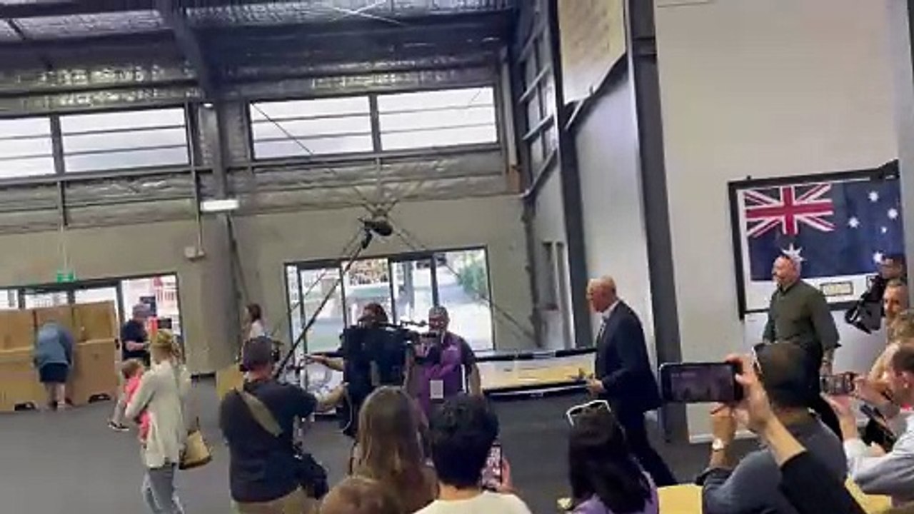 Peter Dutton votes