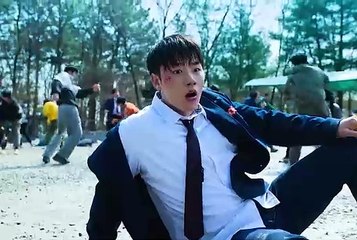 अकेले लड़के ने यह क्या कर दिया