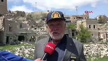 Kıbrıs gazisi, 35 yıldır yatalak oğlu için terk edilen mahalleyi bekliyor