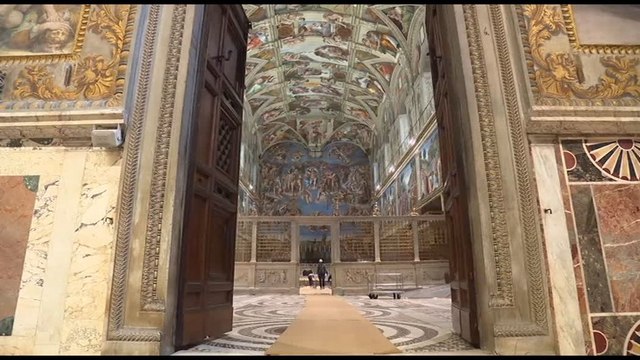 La Cappella Sistina si prepara ad accogliere il Conclave