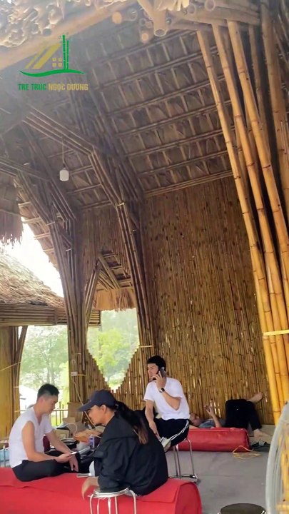Thi Công Kiến Trúc Nhà Tre Uốn Cong – Lợp Mái Lá Cọ Độc Đáo Và Bền Vững Tre Trúc Ngọc Dương