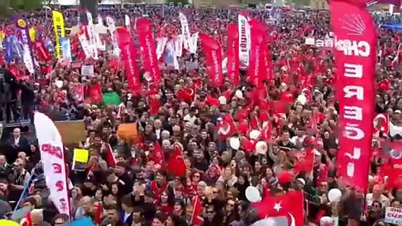 CHP mitinginde konuşan Konyalı çiftçi: Bizleri telef edemezsiniz; halkız, haklıyız, kazanacağız