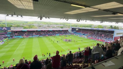 Natasha Bedingfield performs Unwritten after Burnley's final day win