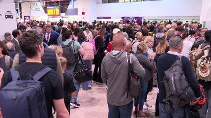 El 59,6% de los españoles ve insuficiente la información del Gobierno durante apagón, según CIS