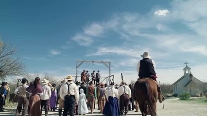 Un bandido brutal espera su ejecución en la horca Western del Salvaje Oeste en Español HD