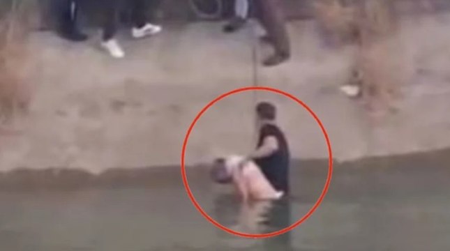 Adana'da sulama kanalında hareketsiz duran vatandaşlar kurtardı