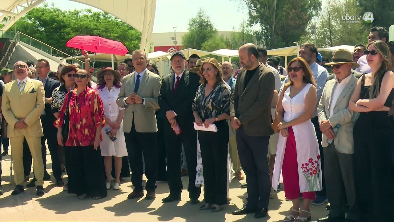 Con arreglo floral y película, rinden homenaje a la memoria de Raúl Padilla en su natalicio