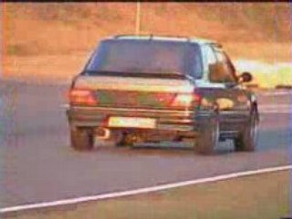 Peugeot 309 GTi vs Clio 16S