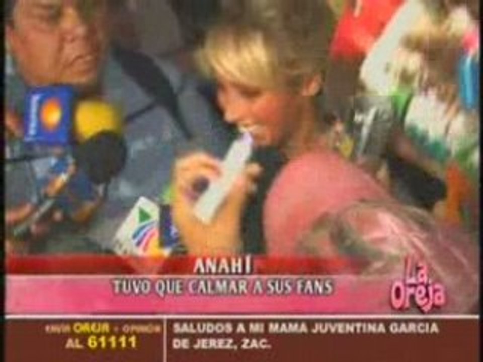 Fans de rbd se enfrenta, Anahi los calma