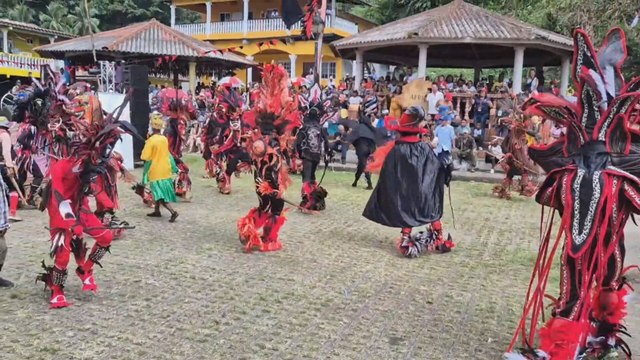 Cientos de turistas y nacionales acuden al Festival de Diablos y Congos en Portobelo