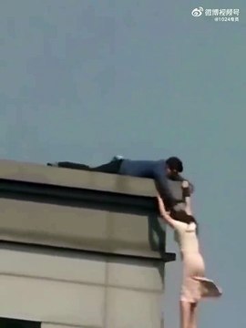 🎥 Man Heroically Stops Woman's Suicide Attempt By Grabbing Her Hair | Must Watch!