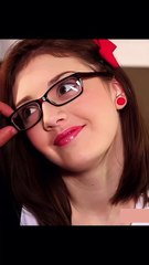 Post - 453 😳 She was beautiful without specs