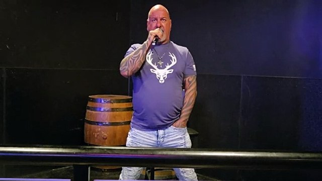 IRON MAIDEN - RUN TO THE HILLS (PERFORMED LIVE AT THE WESTERNER)