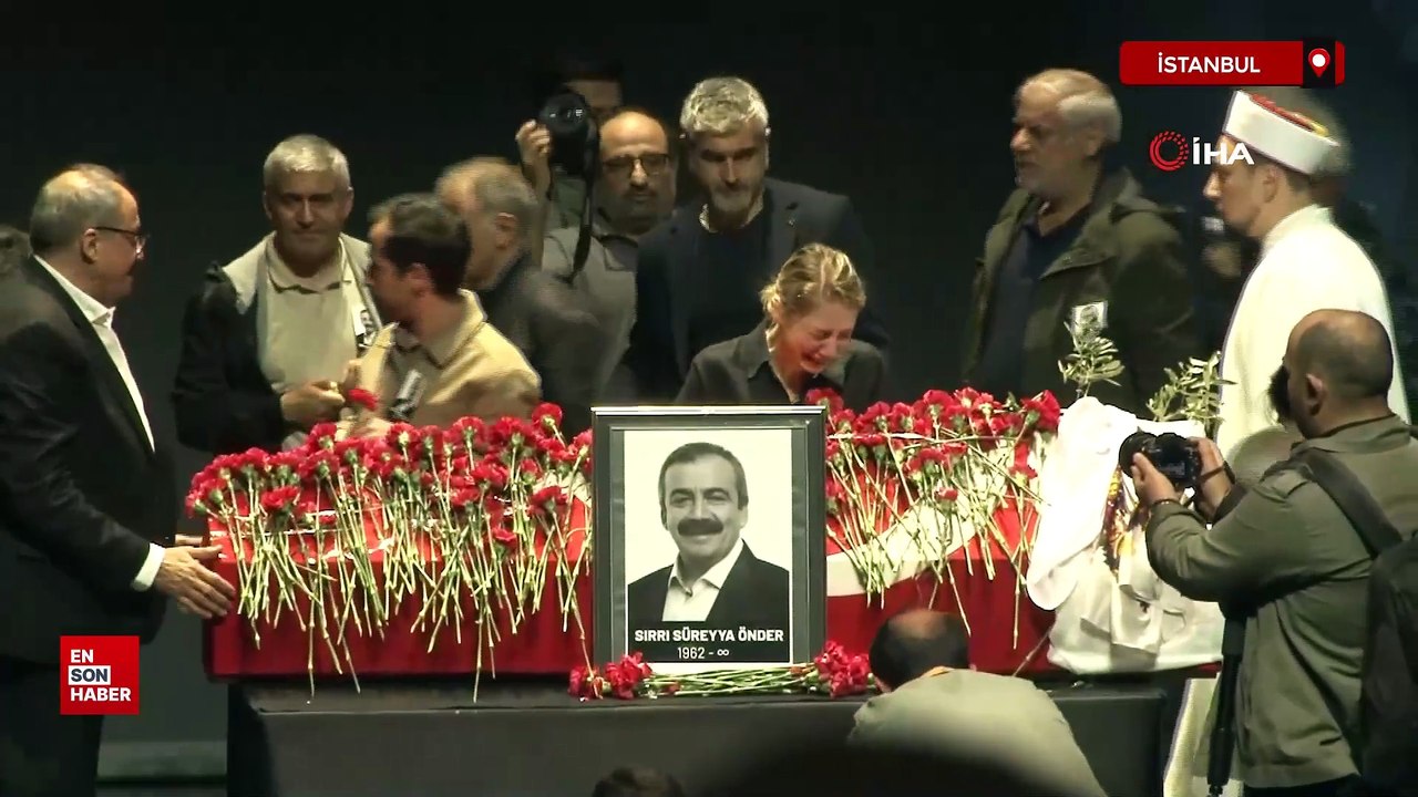 Sırrı Süreyya Önder'in kızı gözyaşlarına boğuldu