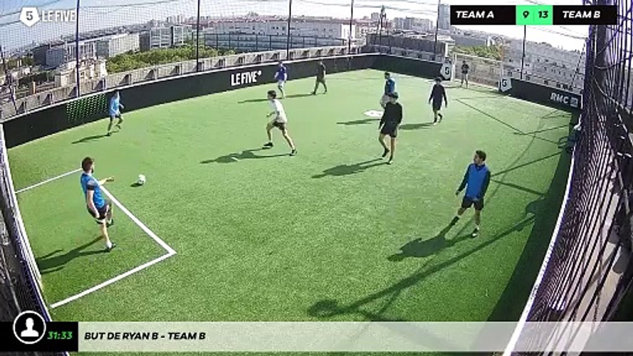 But de Ryan B - Team B