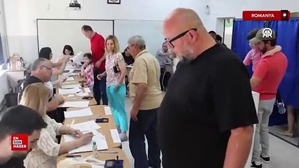 Romanya'da halk yeni cumhurbaşkanını belirlemek için sandık başında