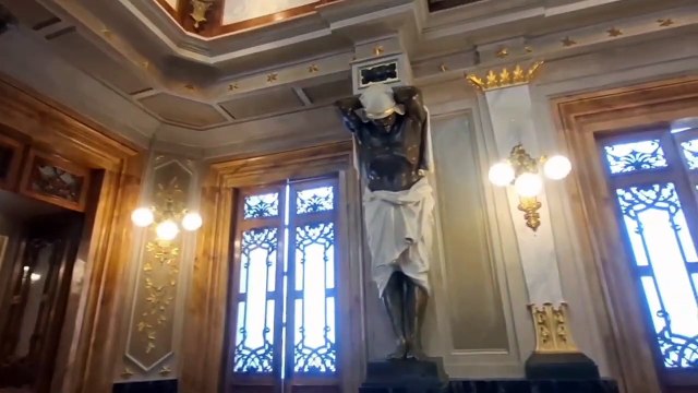 Monumenti aperti, viaggio nel palazzo della Provincia con gli studenti del liceo Azuni