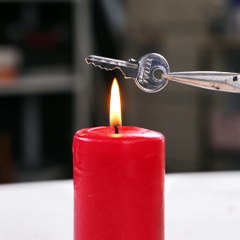 Copying a key using a candle 🗝️