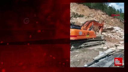 Giresun'da heyelan yolu kapattı