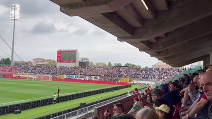 Il coro e il lungo applauso per il tifoso dell'Atalanta ucciso: «Claris ultrà»