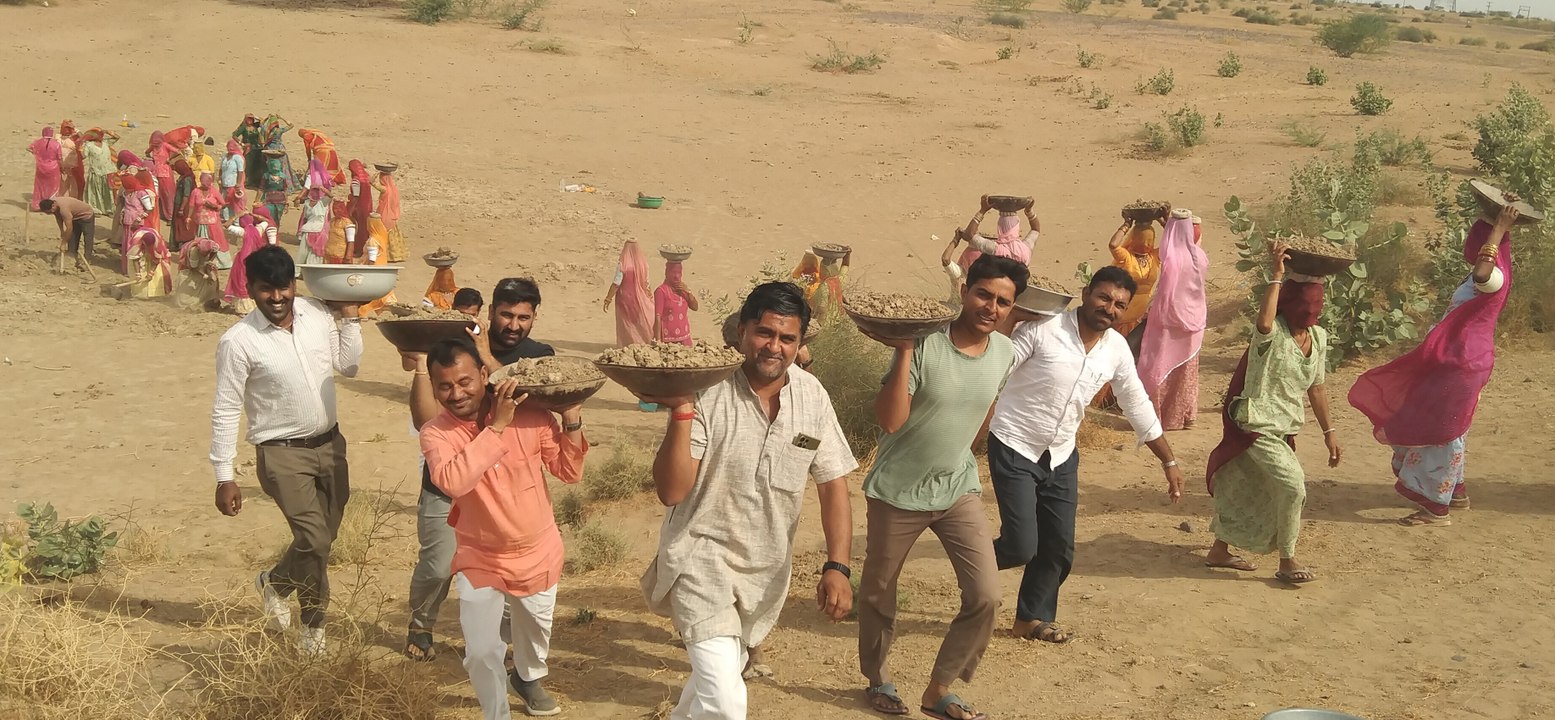 बही श्रम की बूंदे तो तालाब की बदल गई सूरत