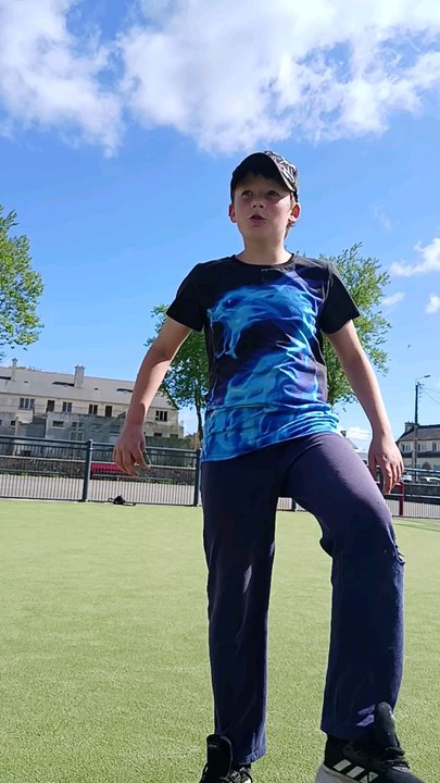je fait des dribble et tire