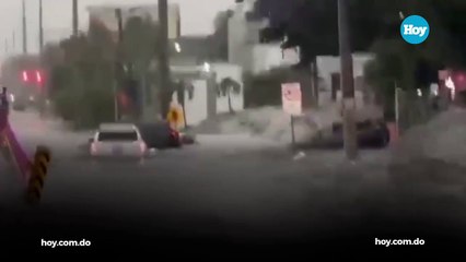Santo Domingo se convirtió en “Venecia” tras lluvias que dejaron carros flotando como yolas