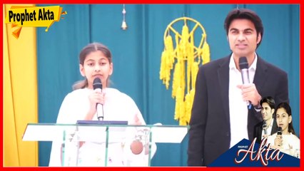 Prophet Ekta Shocks The Crowd With This Powerful Prophecy!