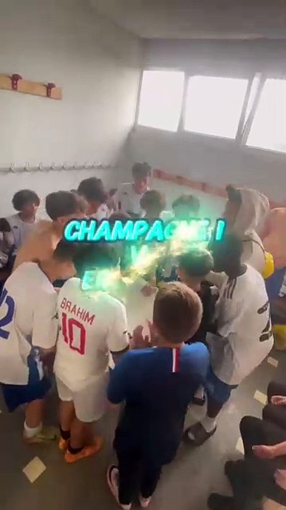 De la joie dans les vestiaires de Champagne après la victoire contre Ermont
