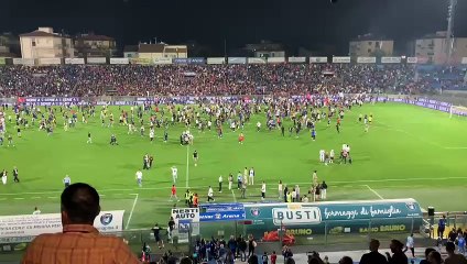Partita l'invasione di campo all'Arena