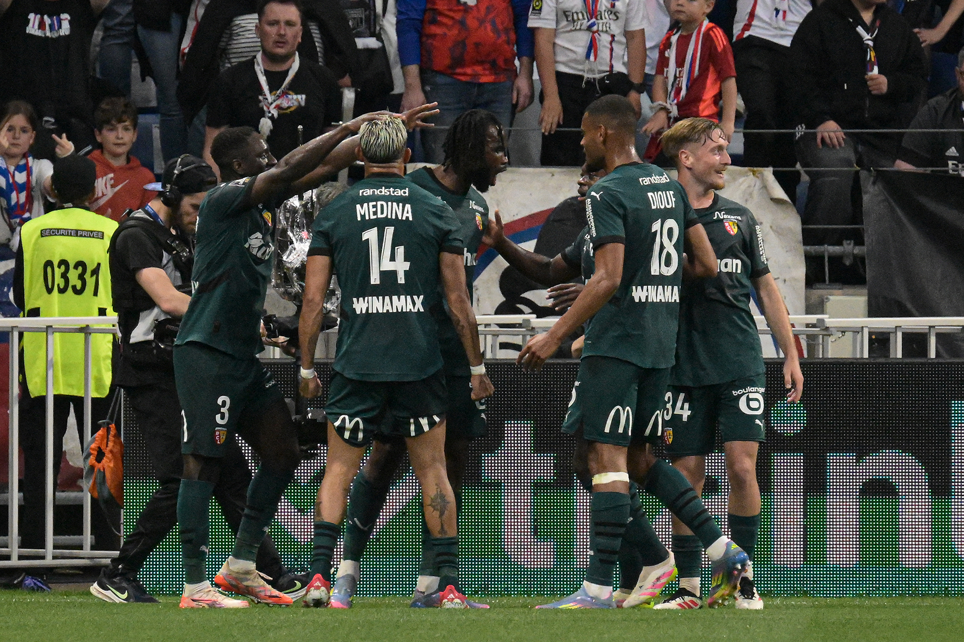 AR 04 LIGUE 1 OOV
