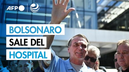 Bolsonaro sale del hospital tres semanas después de ser operado del abdomen