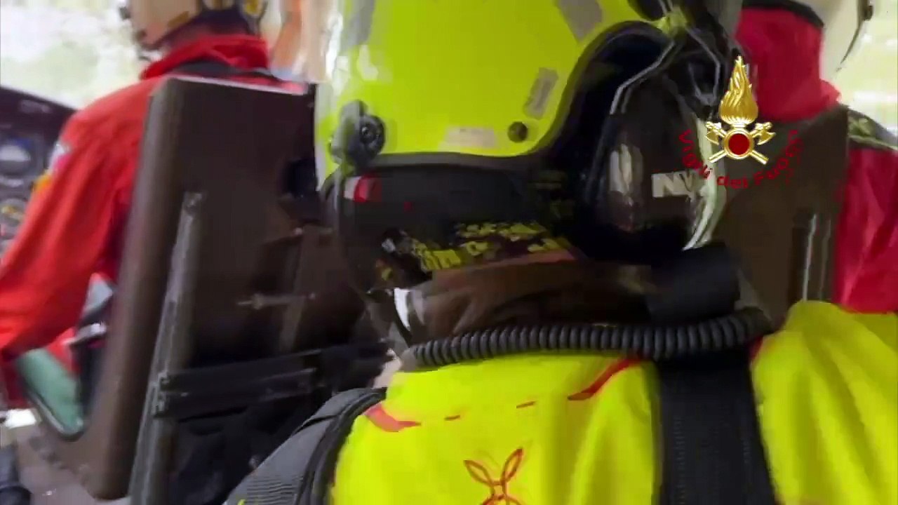 Elicottero Drago del reparto volo di Bari in soccorso a turista ferita sul torrente Gravina (Matera)