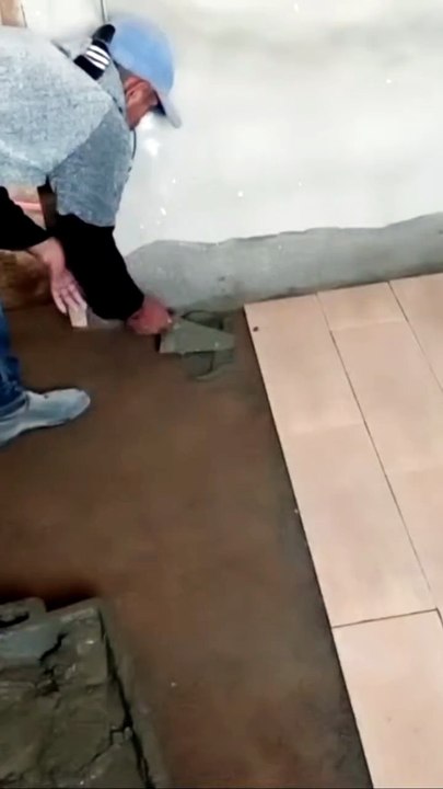 How to Install Floor Ceramic Tiles Like a Pro #ceramic #tiles #shorts