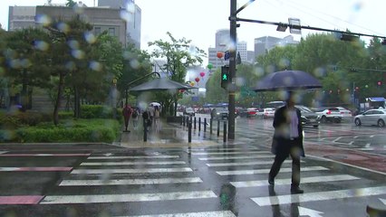 [날씨] 전국 가끔 비...내일까지 비 오락가락 / YTN