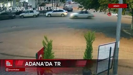 Adana'da kaza yapan sürücüyü zorla ayağa kaldırdılar