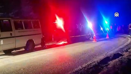 Devrilen traktör can aldı