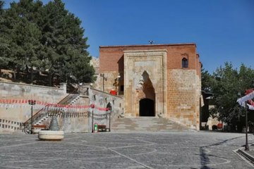 Eshab-ı Kehf Külliyesi ve Mağarası