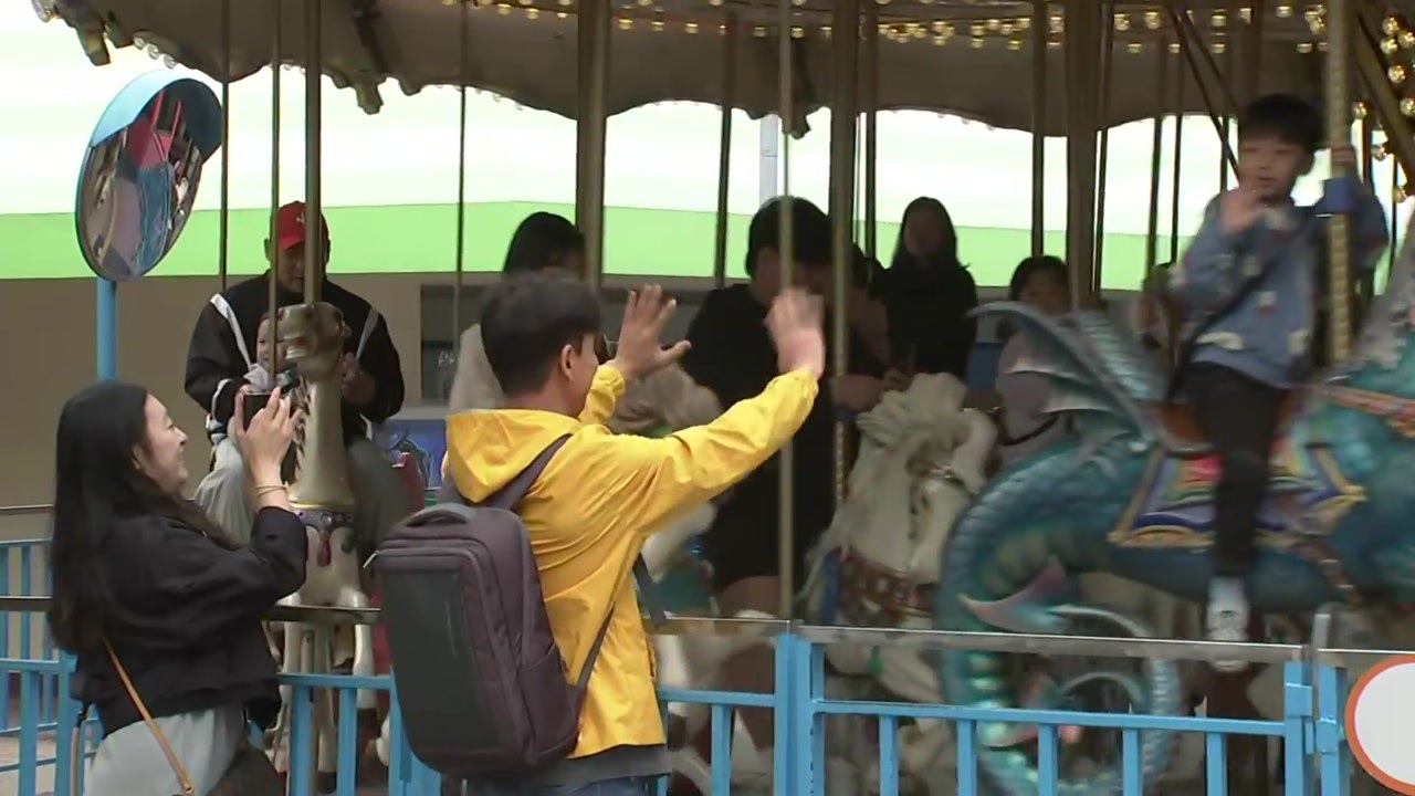 놀이공원은 지금 아이들 나라...어린이날 맞아 북적 / YTN