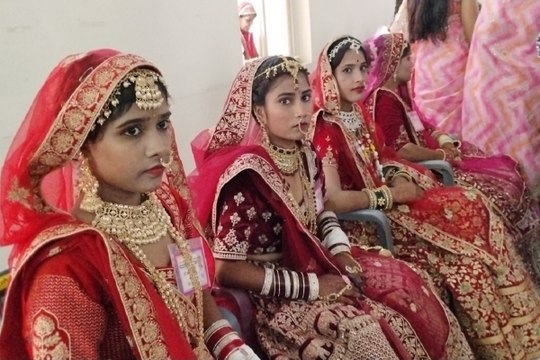 मुझे साजन के घर जाना है...54 जोड़ों ने थामा एक—दूसरे का हाथ, नगर निगम ने लगाई मुहर, देखें वीडियो