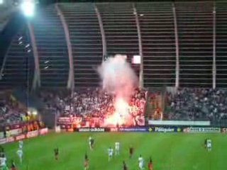 Fumis psg  au stade de la licorne