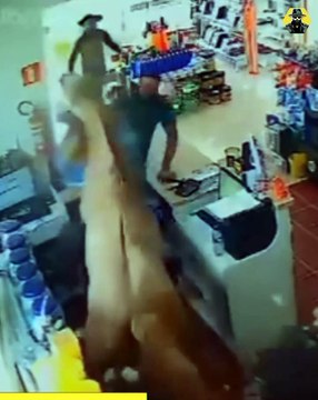 Strange moments captured by the surveillance camera!