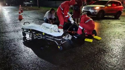 Motociclista tem lesão grave no braço após colisão no Santa Cruz