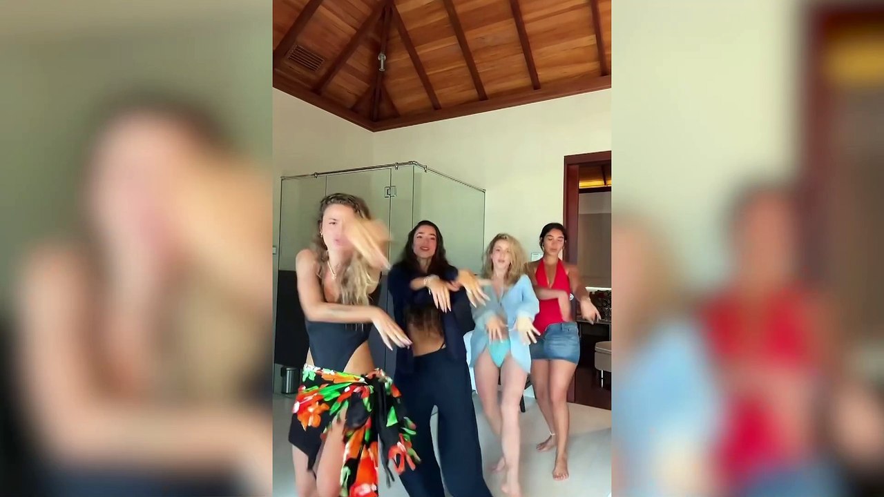 Sofia Surferss y Lola Lolita disfrutan de su último día en el paraíso