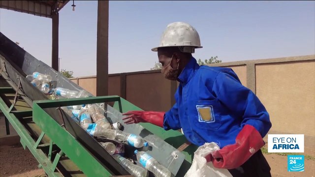 Niger: Transforming plastic waste into school benches