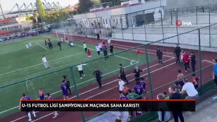 U-15 Futbol Ligi şampiyonluk maçında saha karıştı