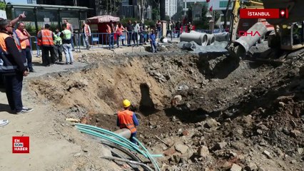 Sarıyer'de çöken yolda alt yapı çalışmaları sürüyor