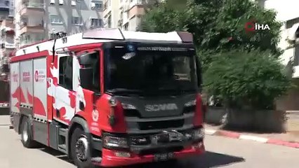 Dairede çıkan yangın apartmanı dumana boğdu