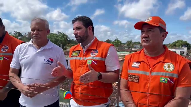 Igor Normando vistoria casas atingidas por vendaval em Mosqueiro